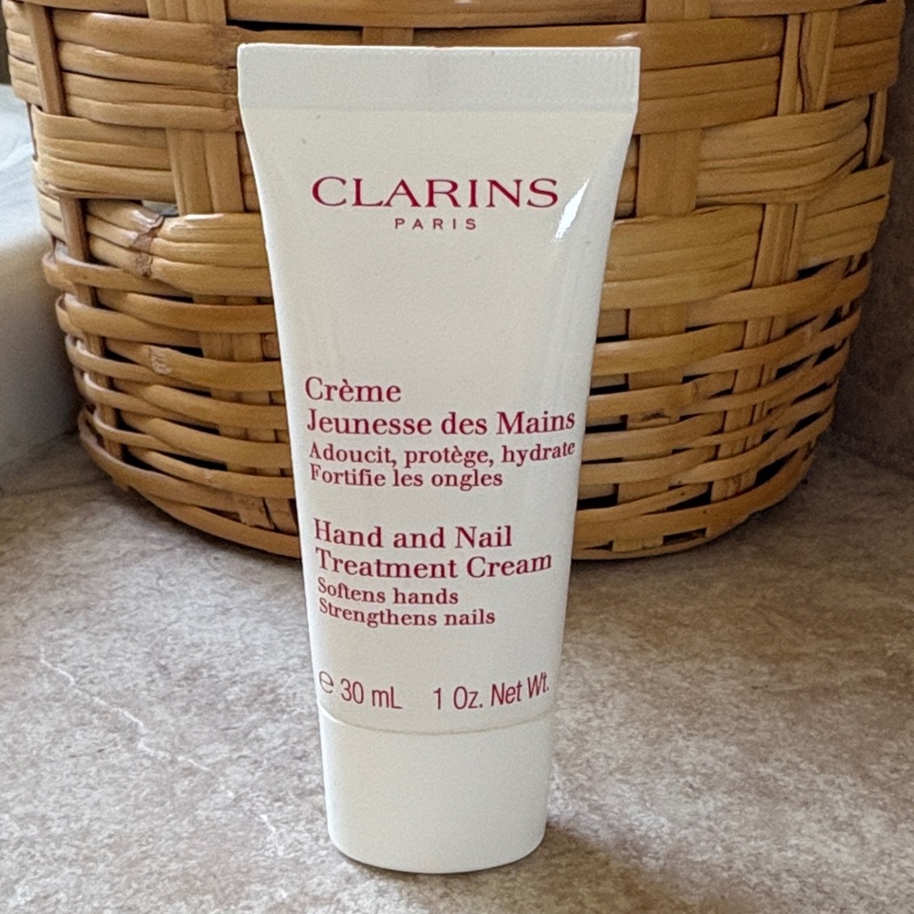 🆕CLARINS: Hand and Nail Treatment Cream- 1 oz